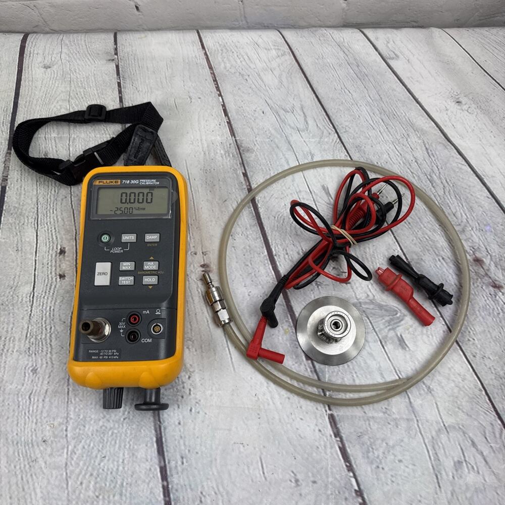Fluke 718 30G Pressure Calibrator, 12-30 PSI BR